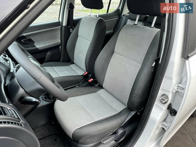 Белый Шкода Фабия, объемом двигателя 0 л и пробегом 130 тыс. км за 5300 $, фото 31 на Automoto.ua