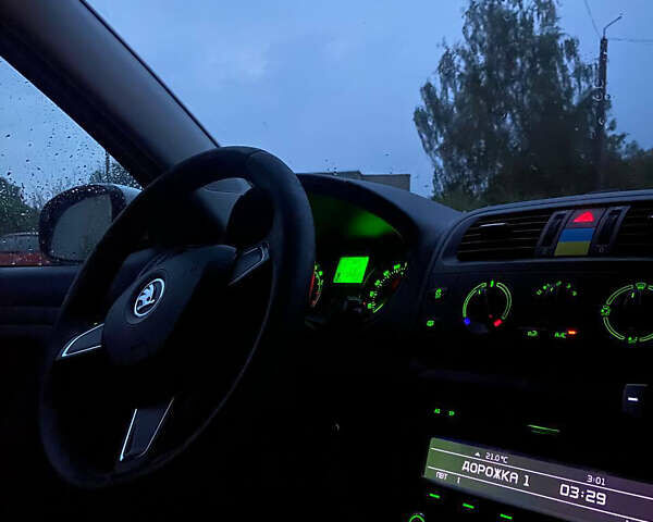 Шкода Фабия 2014 в Малине на Automoto.ua Белый Шкода Фабия, объемом двигателя 1.6 л и пробегом 236 тыс. км за 6500 $, фото 6 на Automoto.ua