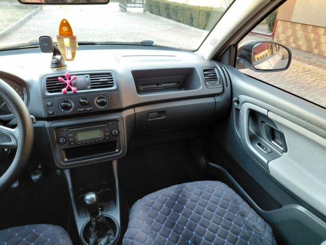 Білий Шкода Фабія, об'ємом двигуна 1.6 л та пробігом 231 тис. км за 5500 $, фото 15 на Automoto.ua