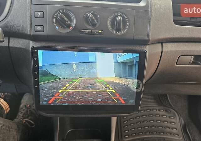 Белый Шкода Фабия, объемом двигателя 1.6 л и пробегом 132 тыс. км за 6700 $, фото 15 на Automoto.ua