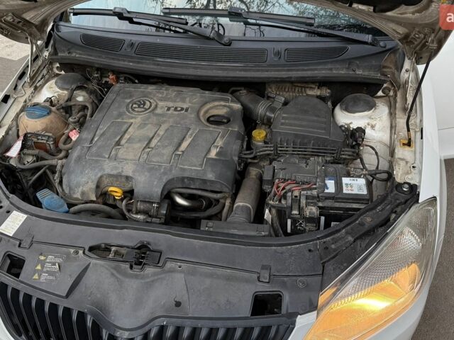 Білий Шкода Фабія, об'ємом двигуна 1.6 л та пробігом 280 тис. км за 6200 $, фото 28 на Automoto.ua