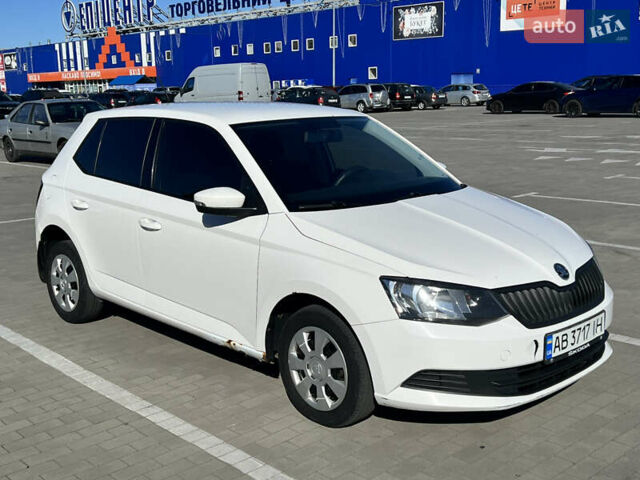 Белый Шкода Фабия, объемом двигателя 1 л и пробегом 206 тыс. км за 6100 $, фото 7 на Automoto.ua
