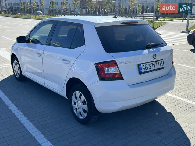 Белый Шкода Фабия, объемом двигателя 1 л и пробегом 206 тыс. км за 6100 $, фото 2 на Automoto.ua