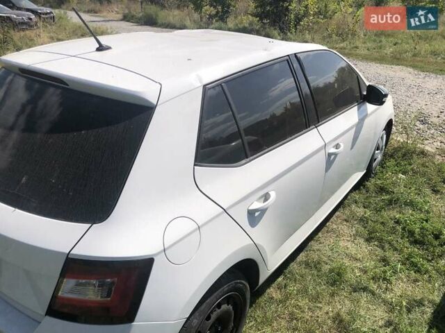 Білий Шкода Фабія, об'ємом двигуна 1 л та пробігом 245 тис. км за 3000 $, фото 1 на Automoto.ua