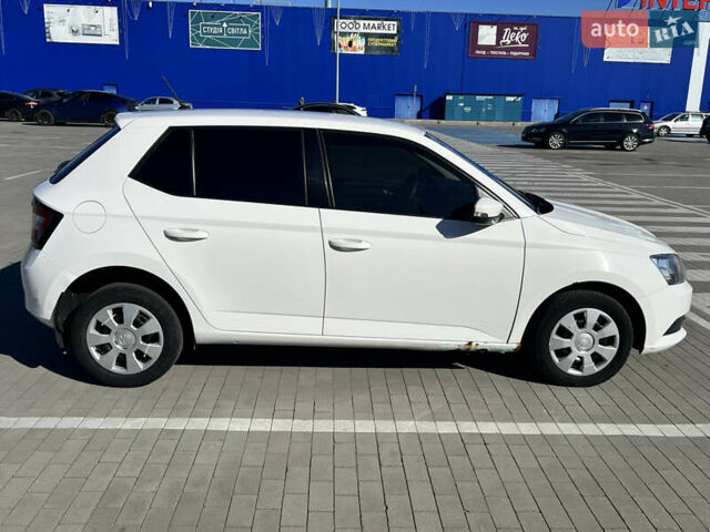 Белый Шкода Фабия, объемом двигателя 1 л и пробегом 206 тыс. км за 6100 $, фото 4 на Automoto.ua