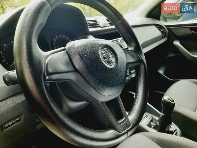Шкода Фабия 2015 в Киеве на Automoto.ua Белый Шкода Фабия, объемом двигателя 1 л и пробегом 230 тыс. км за 5299 $, фото 27 на Automoto.ua