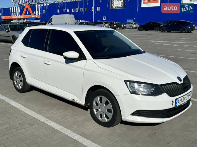 Белый Шкода Фабия, объемом двигателя 1 л и пробегом 206 тыс. км за 6100 $, фото 5 на Automoto.ua