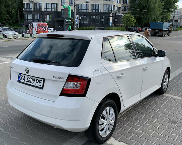 Белый Шкода Фабия, объемом двигателя 1 л и пробегом 170 тыс. км за 6900 $, фото 7 на Automoto.ua