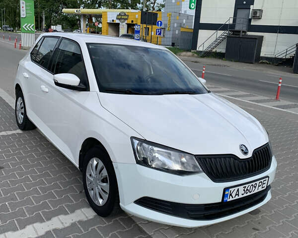 Белый Шкода Фабия, объемом двигателя 1 л и пробегом 170 тыс. км за 6900 $, фото 10 на Automoto.ua