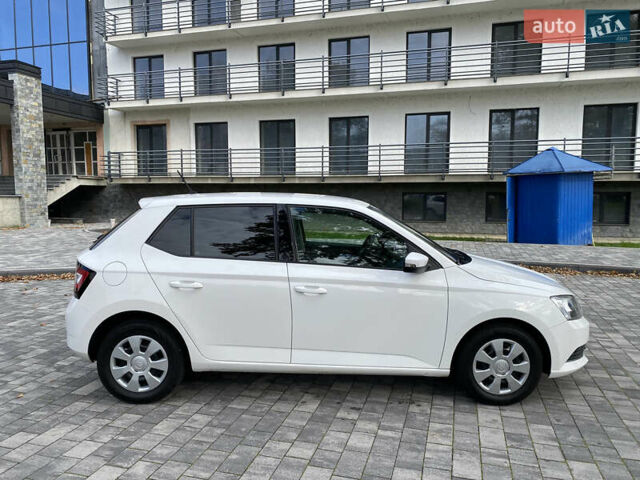 Белый Шкода Фабия, объемом двигателя 1 л и пробегом 203 тыс. км за 5900 $, фото 10 на Automoto.ua
