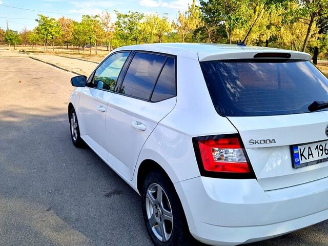 Білий Шкода Фабія, об'ємом двигуна 1.2 л та пробігом 238 тис. км за 6300 $, фото 4 на Automoto.ua