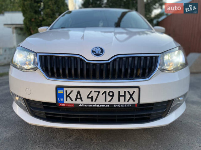 Белый Шкода Фабия, объемом двигателя 1.2 л и пробегом 162 тыс. км за 8000 $, фото 12 на Automoto.ua