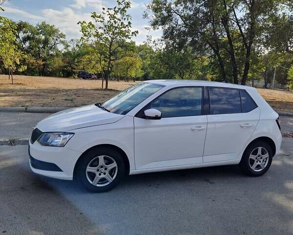 Белый Шкода Фабия, объемом двигателя 1.2 л и пробегом 238 тыс. км за 6500 $, фото 9 на Automoto.ua
