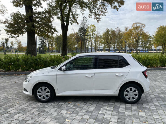 Белый Шкода Фабия, объемом двигателя 1 л и пробегом 203 тыс. км за 5900 $, фото 14 на Automoto.ua