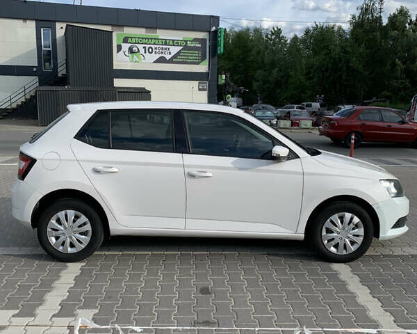 Белый Шкода Фабия, объемом двигателя 1 л и пробегом 170 тыс. км за 6900 $, фото 8 на Automoto.ua