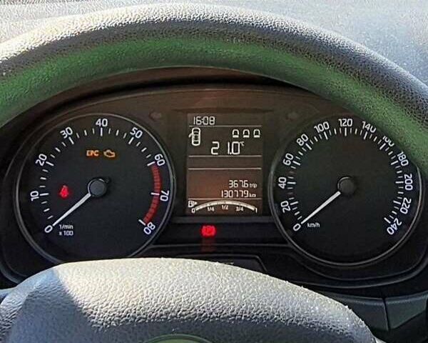 Белый Шкода Фабия, объемом двигателя 1.2 л и пробегом 131 тыс. км за 8300 $, фото 11 на Automoto.ua