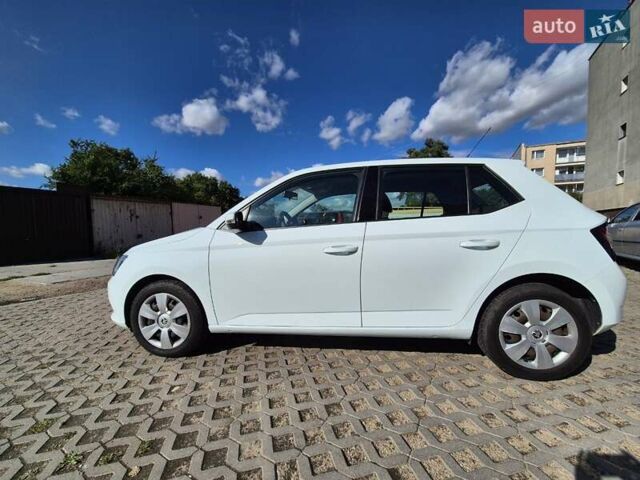 Белый Шкода Фабия, объемом двигателя 1.2 л и пробегом 131 тыс. км за 8300 $, фото 7 на Automoto.ua