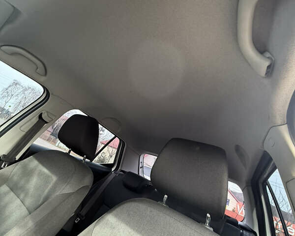 Білий Шкода Фабія, об'ємом двигуна 1 л та пробігом 205 тис. км за 6600 $, фото 23 на Automoto.ua