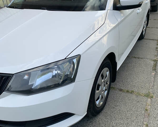 Білий Шкода Фабія, об'ємом двигуна 1 л та пробігом 249 тис. км за 7450 $, фото 12 на Automoto.ua