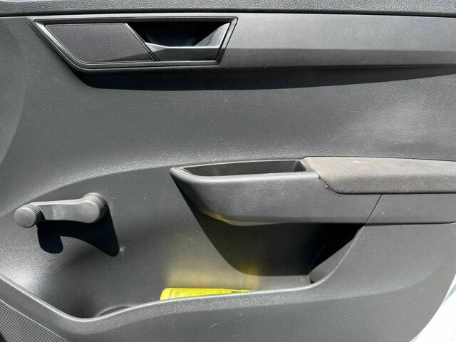 Белый Шкода Фабия, объемом двигателя 1.4 л и пробегом 230 тыс. км за 6990 $, фото 15 на Automoto.ua