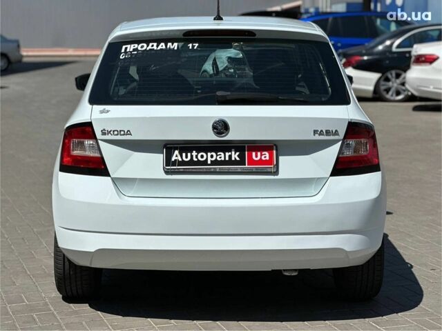 Белый Шкода Фабия, объемом двигателя 1.4 л и пробегом 230 тыс. км за 7490 $, фото 5 на Automoto.ua