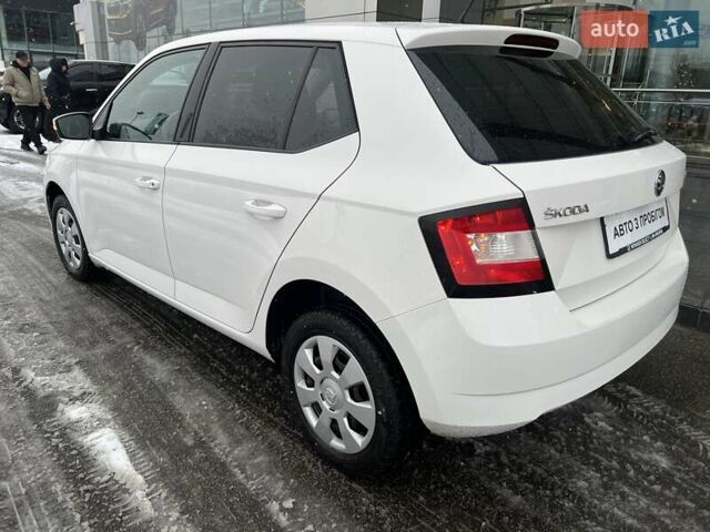 Білий Шкода Фабія, об'ємом двигуна 1 л та пробігом 174 тис. км за 6335 $, фото 4 на Automoto.ua