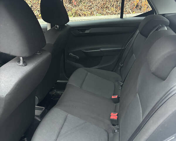 Белый Шкода Фабия, объемом двигателя 1 л и пробегом 97 тыс. км за 7400 $, фото 6 на Automoto.ua