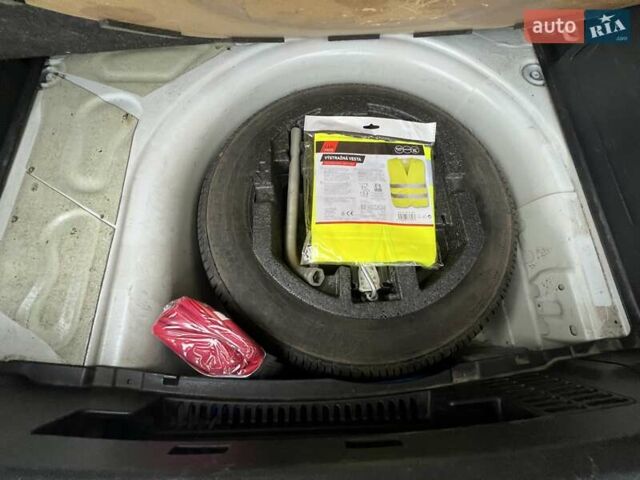 Білий Шкода Фабія, об'ємом двигуна 1 л та пробігом 174 тис. км за 6335 $, фото 15 на Automoto.ua