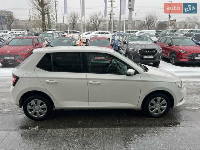 Білий Шкода Фабія, об'ємом двигуна 1 л та пробігом 174 тис. км за 6335 $, фото 7 на Automoto.ua