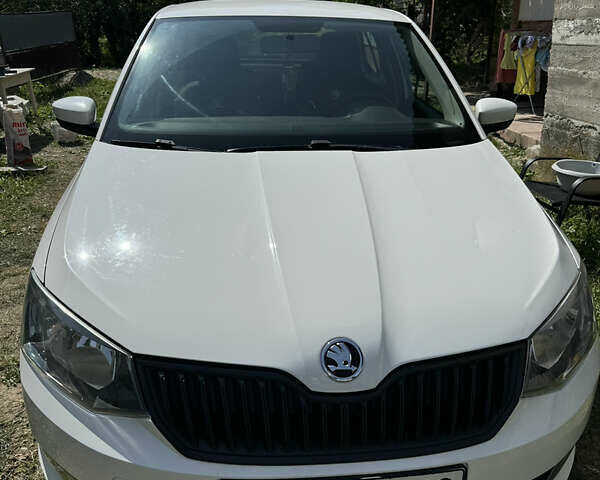 Белый Шкода Фабия, объемом двигателя 1.2 л и пробегом 160 тыс. км за 7500 $, фото 22 на Automoto.ua
