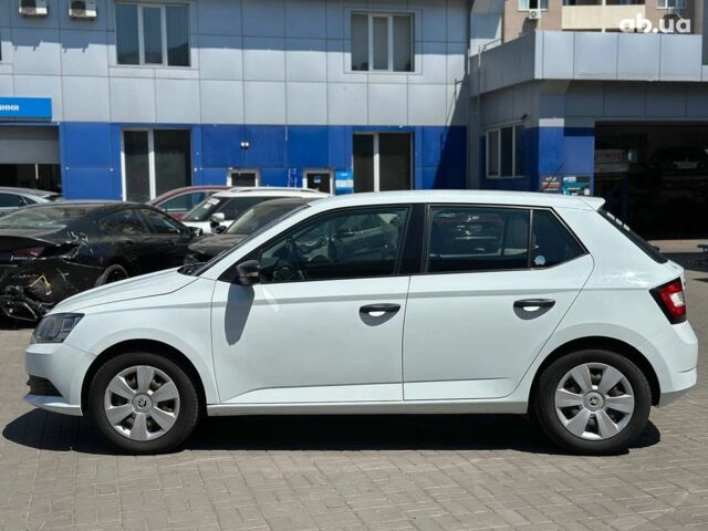 Белый Шкода Фабия, объемом двигателя 1.4 л и пробегом 230 тыс. км за 7490 $, фото 7 на Automoto.ua
