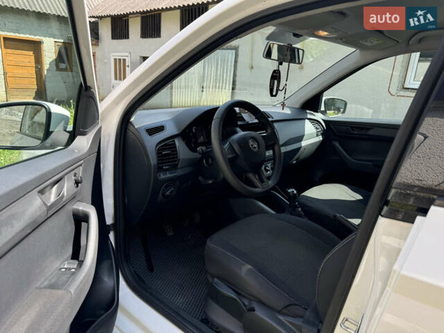 Белый Шкода Фабия, объемом двигателя 1.2 л и пробегом 160 тыс. км за 7500 $, фото 21 на Automoto.ua