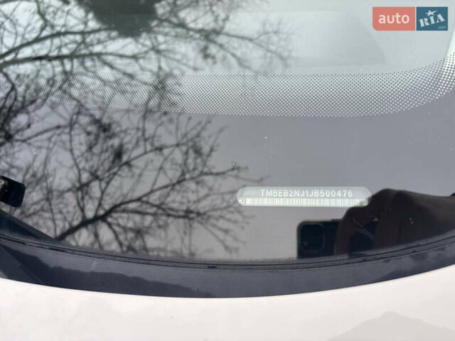 Белый Шкода Фабия, объемом двигателя 1 л и пробегом 97 тыс. км за 7400 $, фото 11 на Automoto.ua