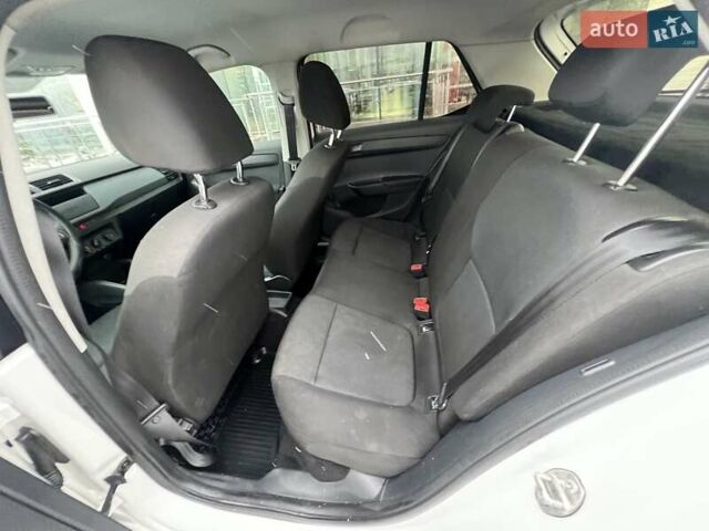 Білий Шкода Фабія, об'ємом двигуна 1 л та пробігом 174 тис. км за 6335 $, фото 12 на Automoto.ua