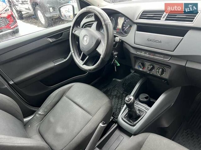 Білий Шкода Фабія, об'ємом двигуна 1 л та пробігом 174 тис. км за 6335 $, фото 18 на Automoto.ua