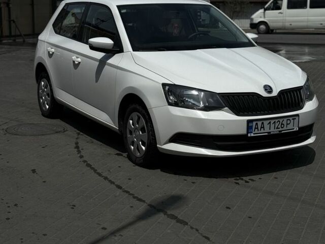 Білий Шкода Фабія, об'ємом двигуна 1 л та пробігом 132 тис. км за 7900 $, фото 1 на Automoto.ua
