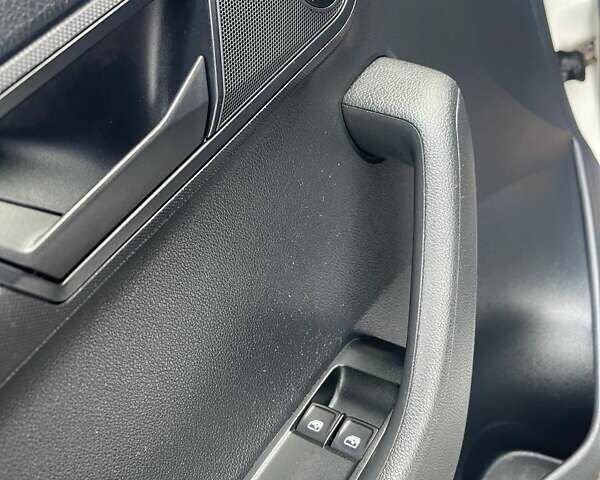 Белый Шкода Фабия, объемом двигателя 1.2 л и пробегом 114 тыс. км за 7890 $, фото 10 на Automoto.ua