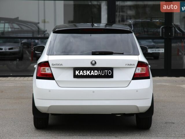 Белый Шкода Фабия, объемом двигателя 1.42 л и пробегом 177 тыс. км за 9600 $, фото 4 на Automoto.ua