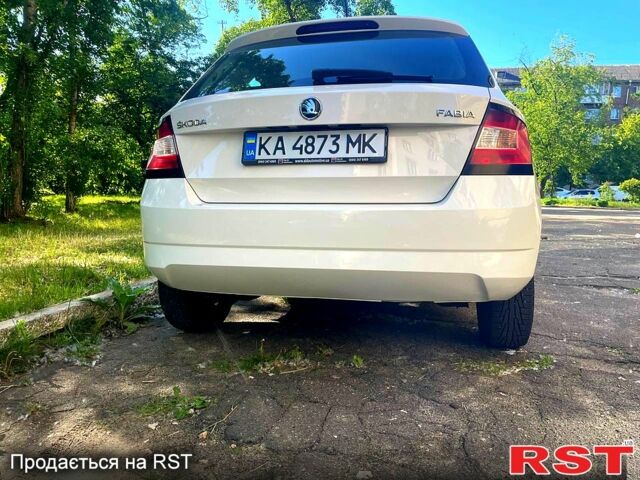 Белый Шкода Фабия, объемом двигателя 1 л и пробегом 148 тыс. км за 6599 $, фото 2 на Automoto.ua