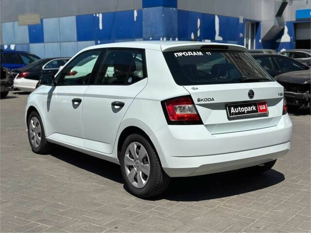 Белый Шкода Фабия, объемом двигателя 1.4 л и пробегом 230 тыс. км за 6990 $, фото 6 на Automoto.ua