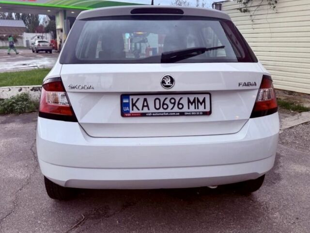 Белый Шкода Фабия, объемом двигателя 1 л и пробегом 118 тыс. км за 6300 $, фото 2 на Automoto.ua