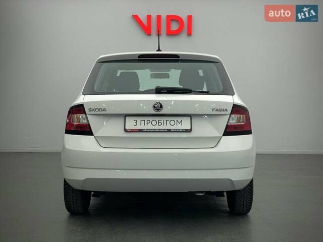 Білий Шкода Фабія, об'ємом двигуна 1 л та пробігом 61 тис. км за 9364 $, фото 5 на Automoto.ua