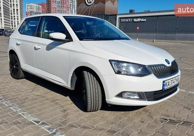Белый Шкода Фабия, объемом двигателя 1 л и пробегом 113 тыс. км за 9200 $, фото 2 на Automoto.ua