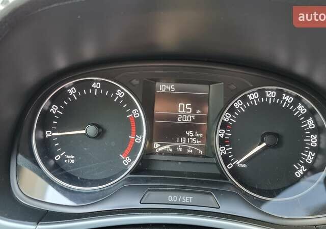 Белый Шкода Фабия, объемом двигателя 1 л и пробегом 113 тыс. км за 9200 $, фото 50 на Automoto.ua