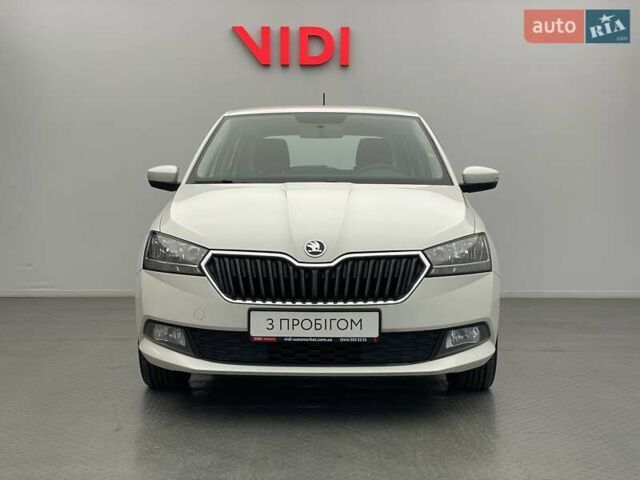 Белый Шкода Фабия, объемом двигателя 1 л и пробегом 97 тыс. км за 8131 $, фото 3 на Automoto.ua