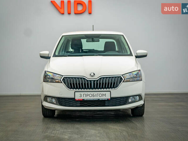 Белый Шкода Фабия, объемом двигателя 1 л и пробегом 95 тыс. км за 7590 $, фото 4 на Automoto.ua
