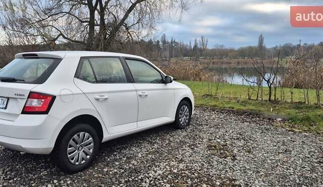 Білий Шкода Фабія, об'ємом двигуна 1 л та пробігом 140 тис. км за 6900 $, фото 4 на Automoto.ua