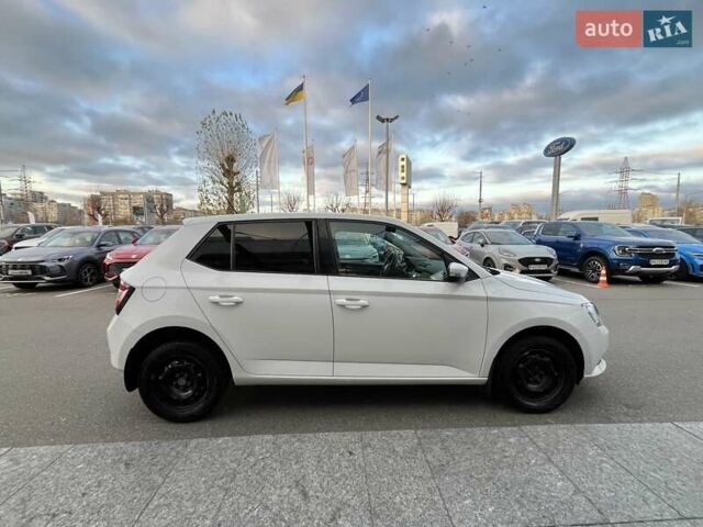 Білий Шкода Фабія, об'ємом двигуна 1 л та пробігом 170 тис. км за 6586 $, фото 4 на Automoto.ua