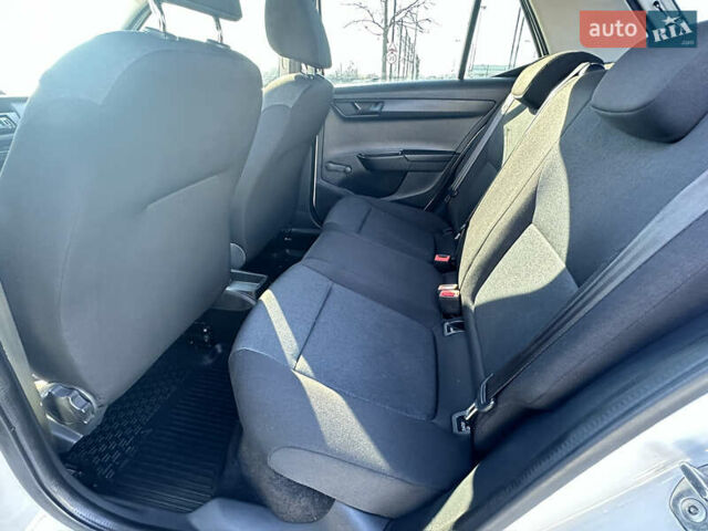 Белый Шкода Фабия, объемом двигателя 1 л и пробегом 135 тыс. км за 7400 $, фото 27 на Automoto.ua