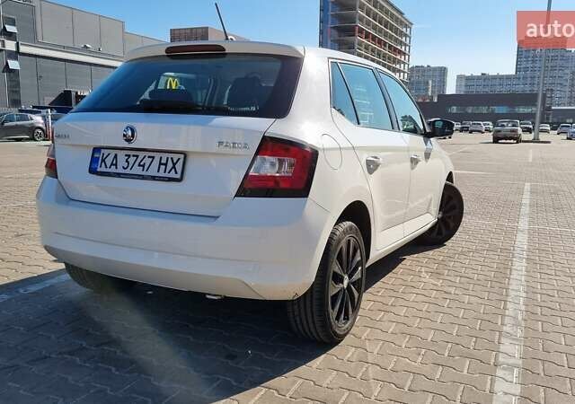 Белый Шкода Фабия, объемом двигателя 1 л и пробегом 113 тыс. км за 9200 $, фото 4 на Automoto.ua